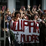 estudantes ocupam escolas durante greve estudantil
